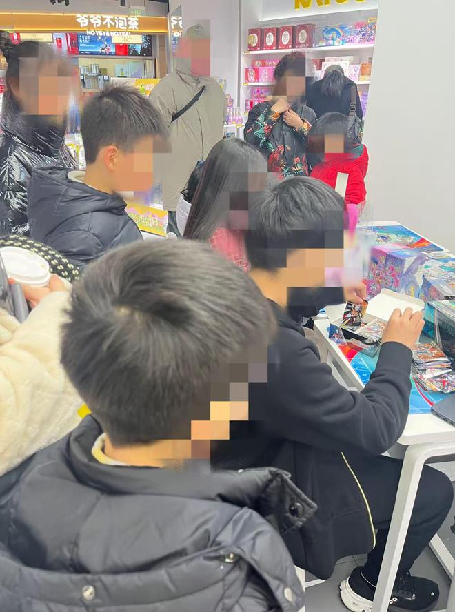 吒”的隐秘营生 财联社深度调查pg电子模拟器免费试玩卡牌“哪(图5)