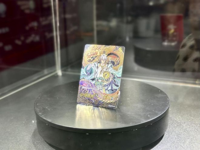 狂欢：既是竞技场也是“藏品投资”pg电子模拟器免费版成年人的卡牌(图1)